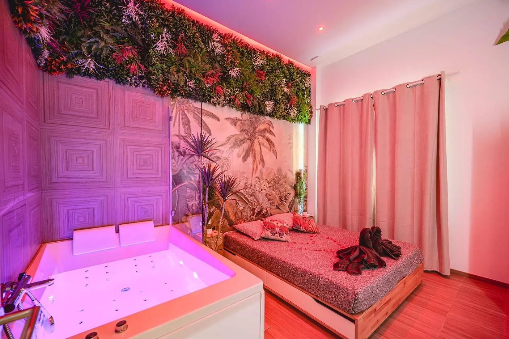 Little Bangkok - Luxury Spa Apartment Tolón