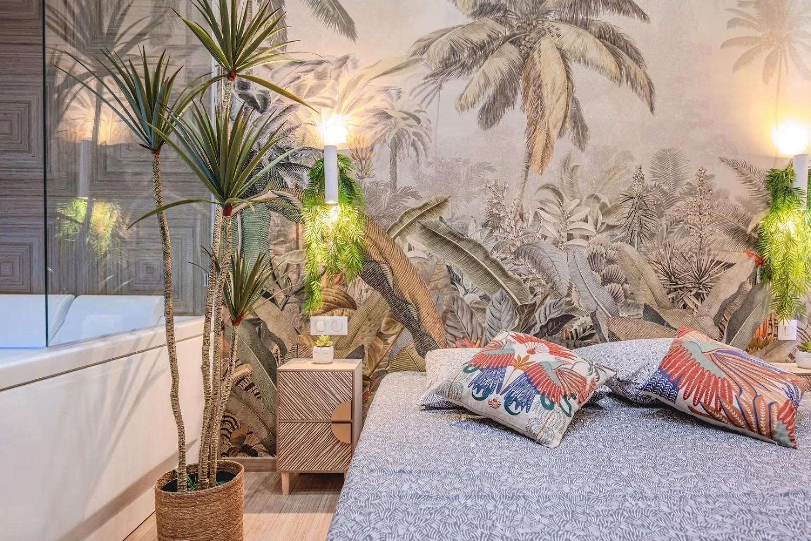 Little Bangkok - Luxury Spa Apartment Tolón